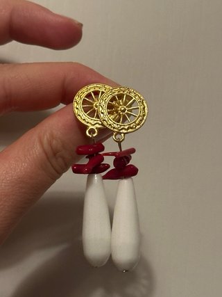 Orecchini Zama Corallo Bambù Agate Bianche