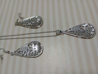 Conjunto Colgante y Pendientes