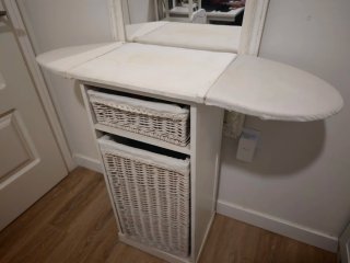 Mueble Planchar con Cestas Mimbre