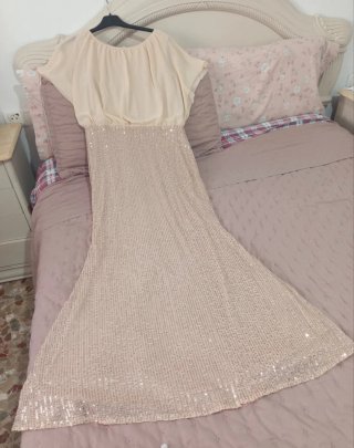 Vestido largo fino y elegante, fiesta dia