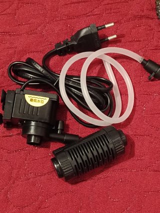 Filtro y accesorios para acuario