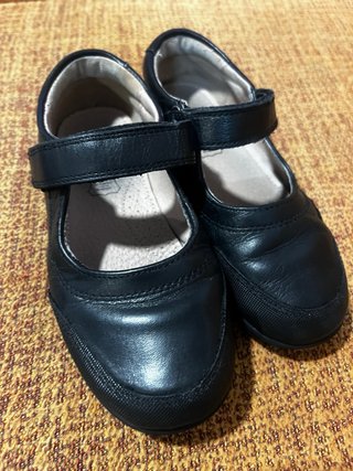 Zapatos Cole Haan Negros Niña talla 31