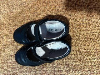 Zapatos Cole Haan Negros Niña talla 31