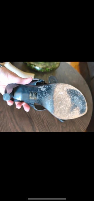 Sandalias negras tacón