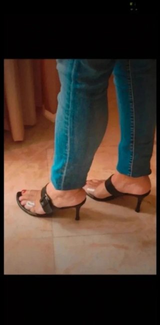 Sandalias negras tacón