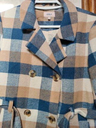 Abrigo de cuadros para niña