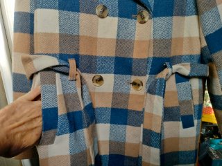 Abrigo de cuadros para niña
