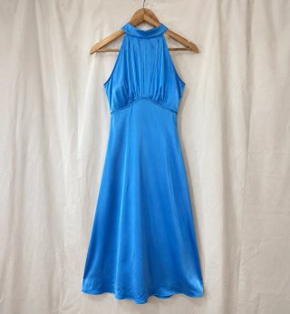 Vestido halter satinado azul