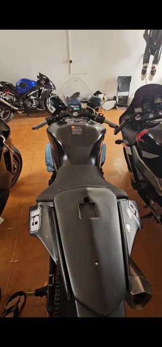 Yamaha R1 Circuito 2025-2026