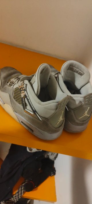 Nike Air Jordan 4 Retro Frozen Moments