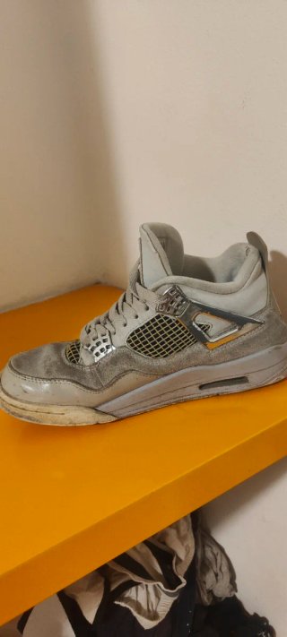 Nike Air Jordan 4 Retro Frozen Moments