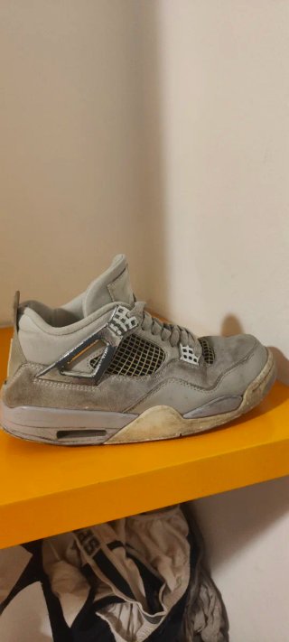 Nike Air Jordan 4 Retro Frozen Moments