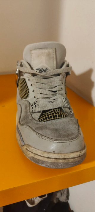 Nike Air Jordan 4 Retro Frozen Moments