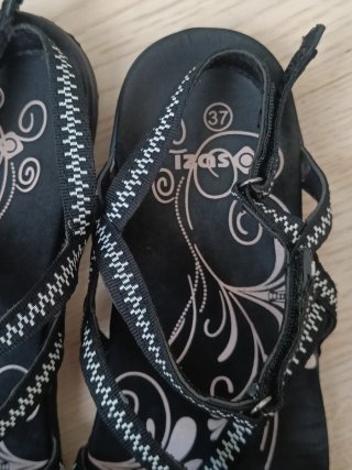 Sandalias Trekking y Senderismo Izas