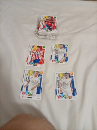 Cromos de fútbol: Kroos, Morata, Bale, James R.