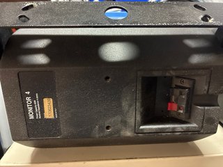 Altavoz RCF Negro