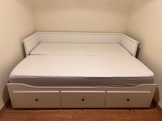 Diván IKEA HEMNES con 3 cajones