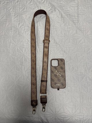 Funda y correa Guess monograma iPhone 16 pro Max