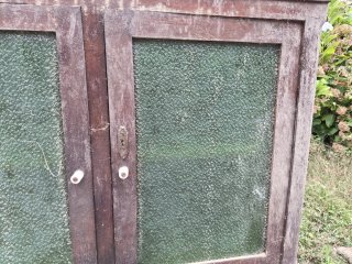 Chinero antiguo madera y metal
