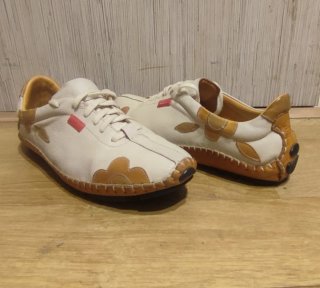 Zapatillas Pikolinos Piel Beige y Dorado