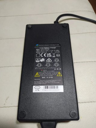 Batteria Shengmilo MX03 con caricabatterie