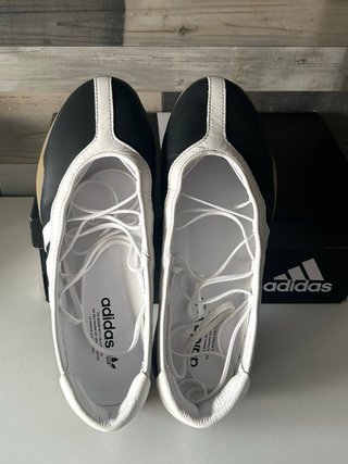 Zapatos Adidas Taekwondo Negros y Blancos