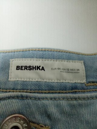 Pantalón corto vaquero Bershka talla 44