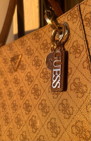 Bolso tote Guess marrón monograma