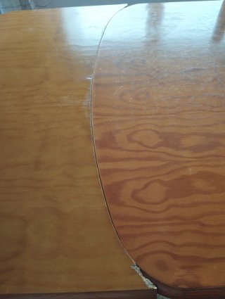 Mesa de pino maciza con 4 sillas a juego