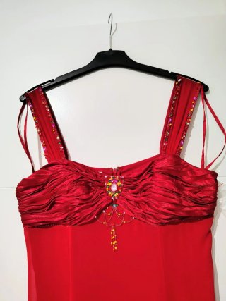 Vestido fiesta invitada bodas rojo. Muy elegante