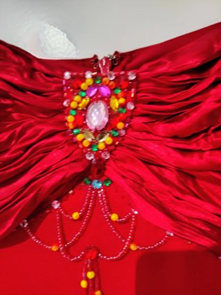 Vestido fiesta invitada bodas rojo. Muy elegante