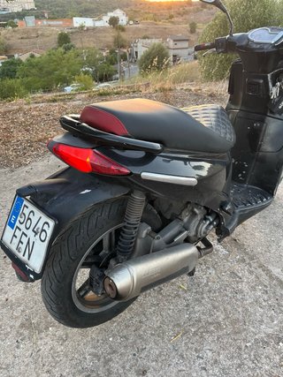 Aprilia Sportcity 250i Negra