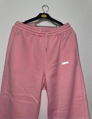 conjunto de camiseta y pantalon de chandal