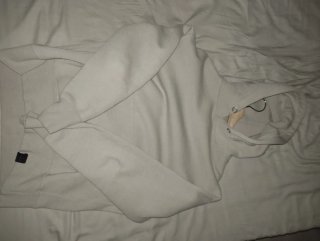 Sudadera con capucha color beige