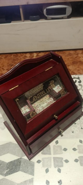 Caja joyero de madera con cristal