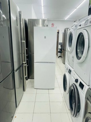 Nevera blanca marca Balay con garantía transporte.