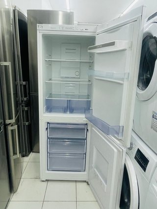 Nevera blanca marca Balay con garantía transporte.
