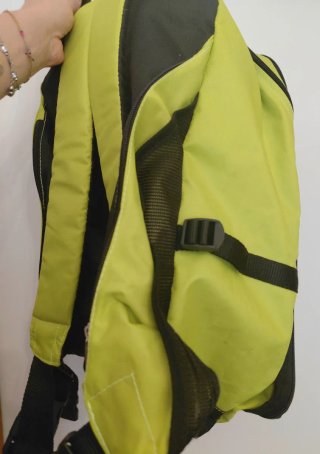 Zaino giallo con personaggio 2000