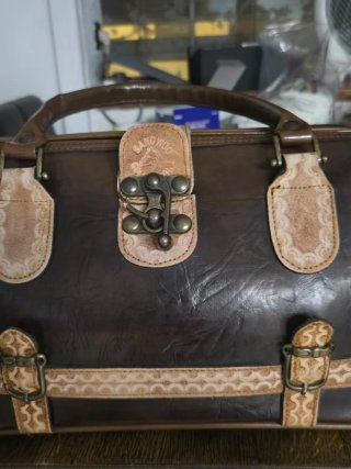 Bolso vintage piel estilo doctor.Artesanal diseño
