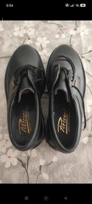 Zapatos unisex talla 40 negros a estrenar