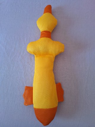Materassino e giocattolo per cani