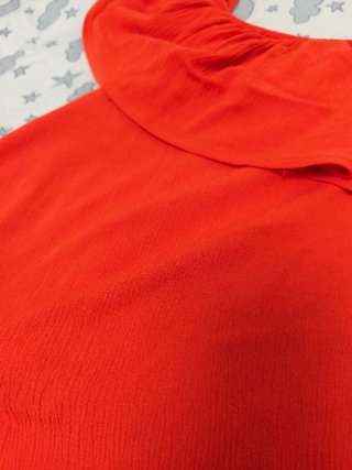 Camiseta con volantes