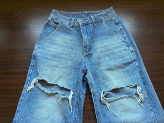 Pantalones vaqueros desgastados