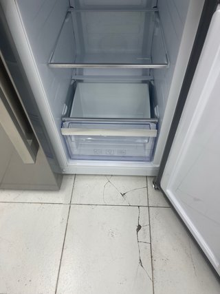 Nevera Americana Beko con garnatia transparente