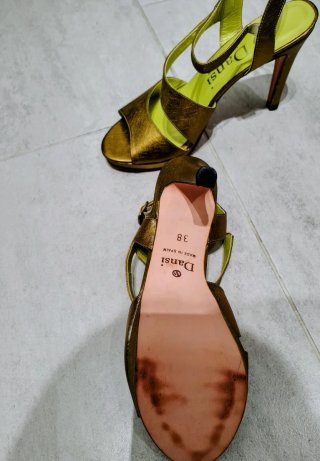 Sandalias de fiesta verdes metalizado.
