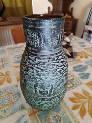 Jarrón antiguo terracota decorado