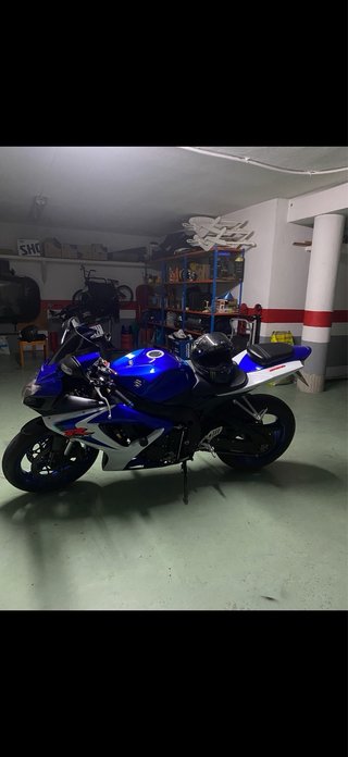 Suzuki GSXR 600 K6 (limitada papeles)