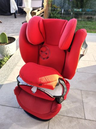 Seggiolino auto Cybex rosso