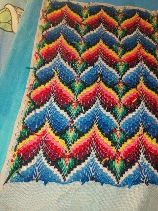 Telo ricamato vintage multicolore 60x53 cm.