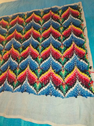 Telo ricamato vintage multicolore 60x53 cm.